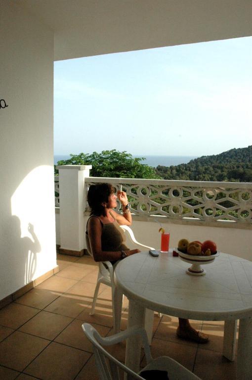 Apartamentos Famara Lloret de Mar Pokoj fotografie